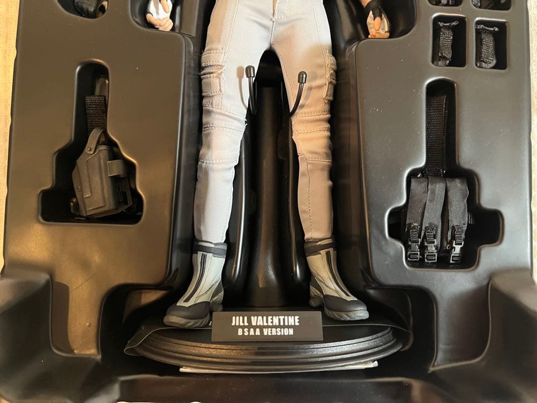 ホットトイズ バイオハザード5 フィギュア ジル・バレンタイン (BSAA版)