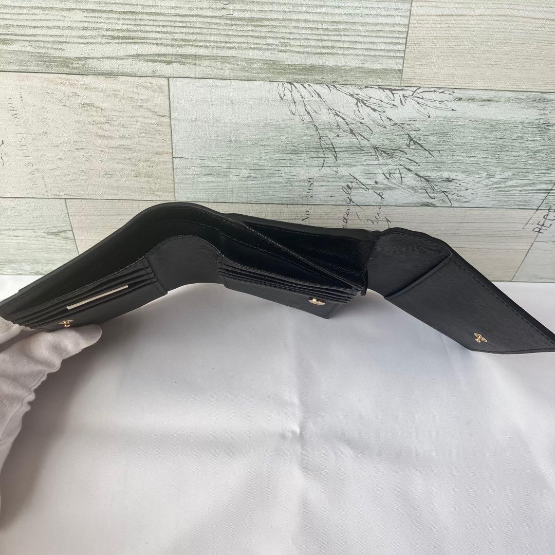 【値下交渉○】Tory Burch ブラック二つ折り財布 箱付き