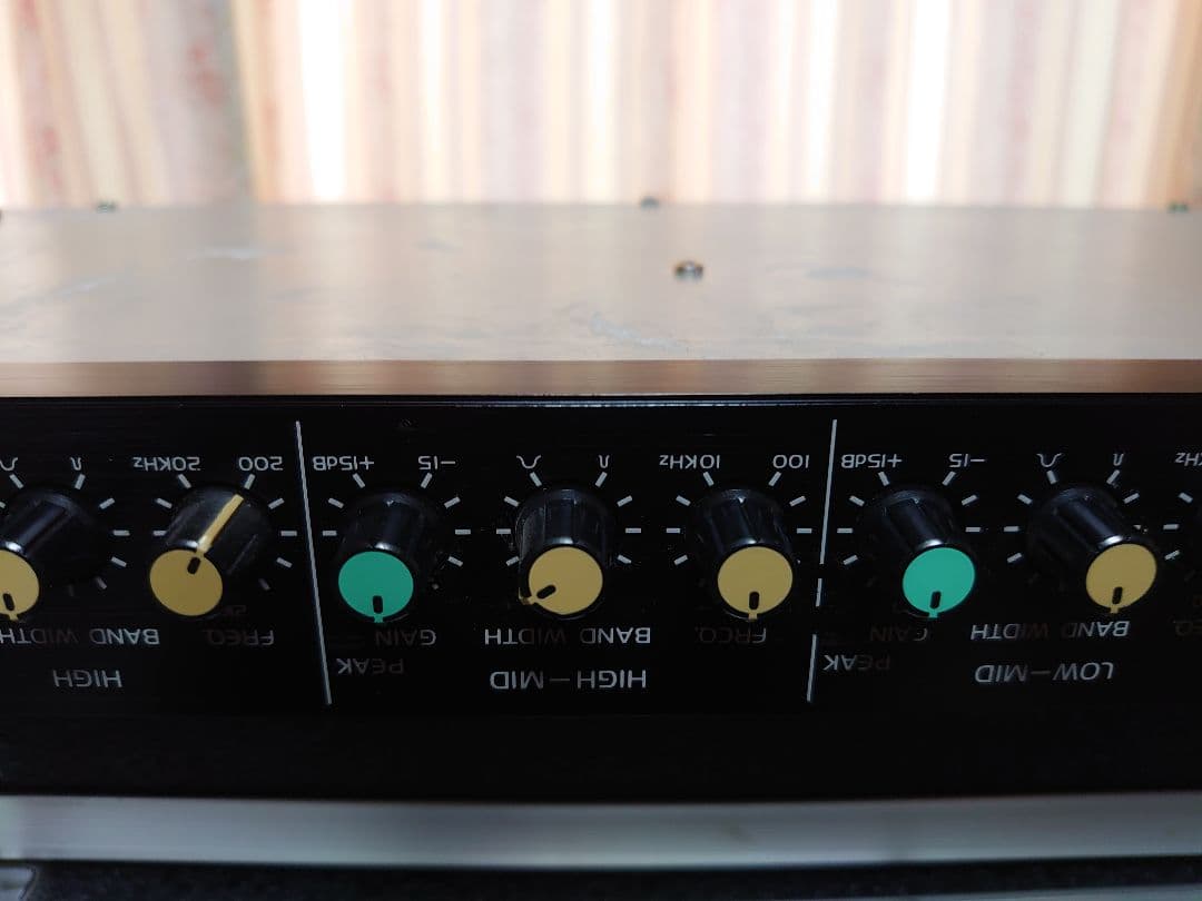 Maxon PQ-1004 パラメトリックイコライザー