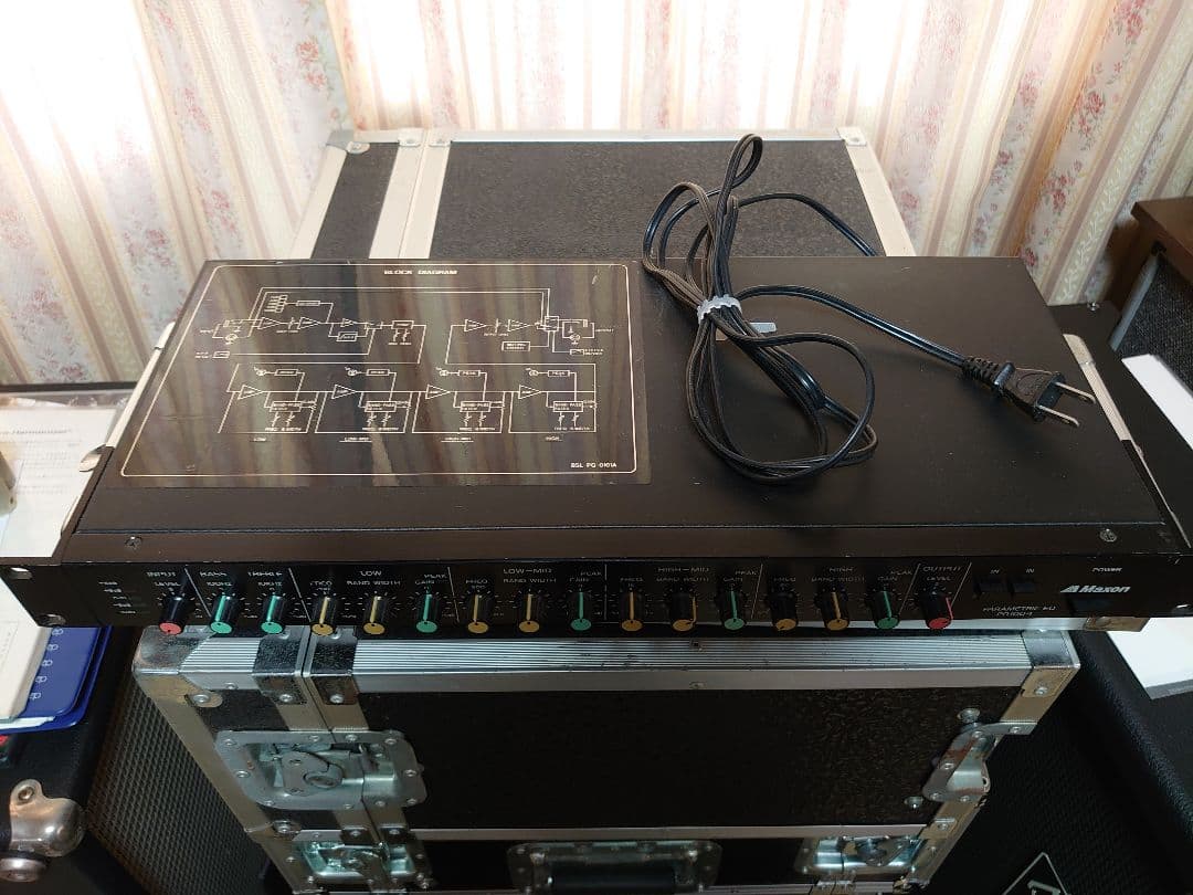 Maxon PQ-1004 パラメトリックイコライザー