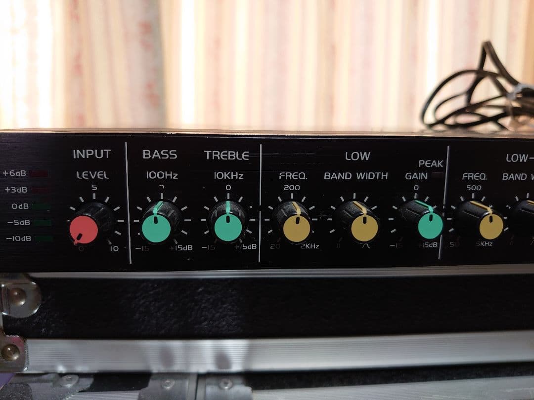 Maxon PQ-1004 パラメトリックイコライザー