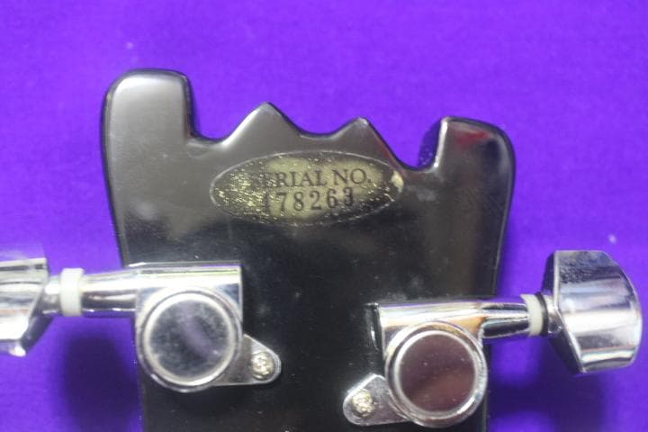 モズライト ミニ エレキギター ケース付き ★中古難有り（内蔵アンプ不良）