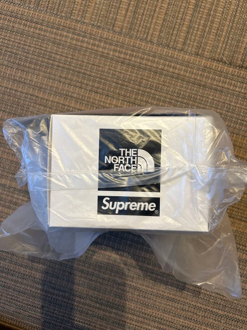 新品未使用　north face × supreme × G SHOCK