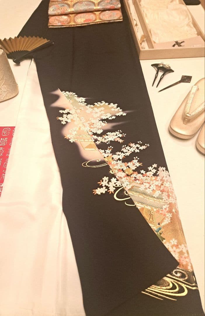 美品❇️作家物手描友禅　金彩駒刺繍　 黒留め袖 　５つ紋　6点フルセット