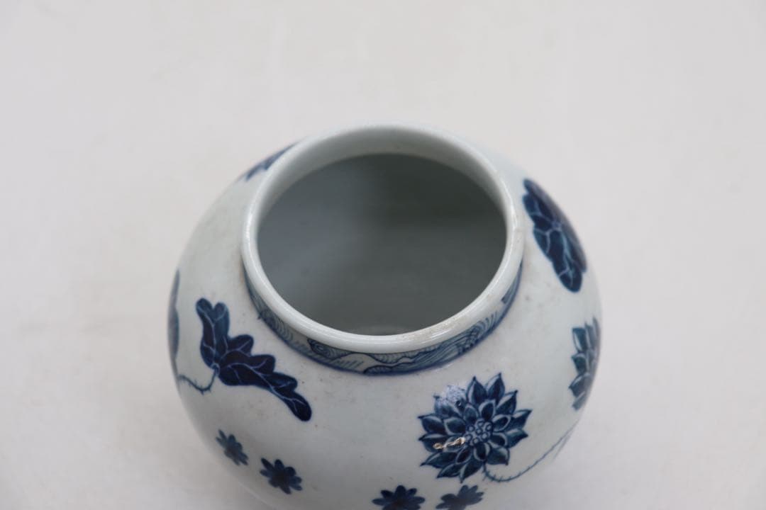 中国　青華釉裏紅　魚紋壺　送料込み251008