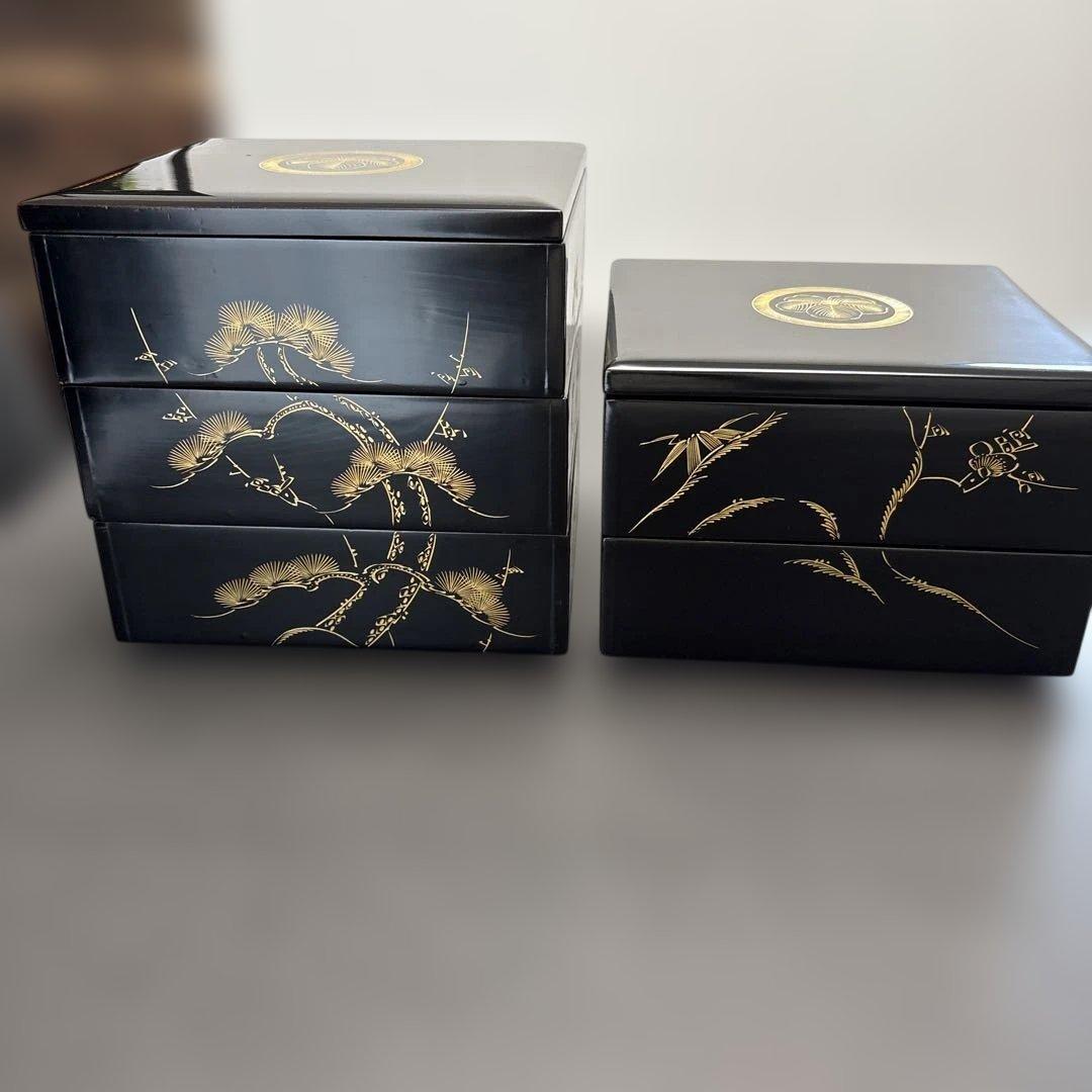 漆器 重箱 5段 黒地 金色松