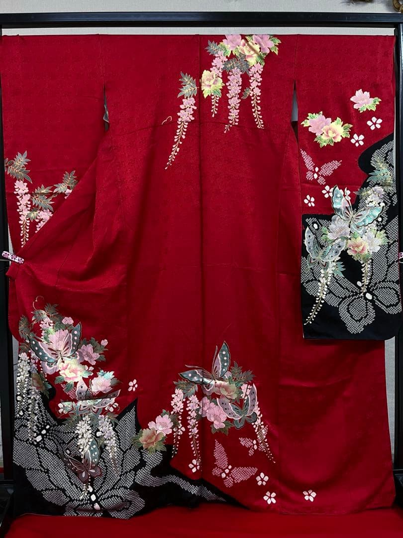 中古★振袖★仕立て上がり　NO.B10 赤色　絞り柄モダン　成人式　結婚式