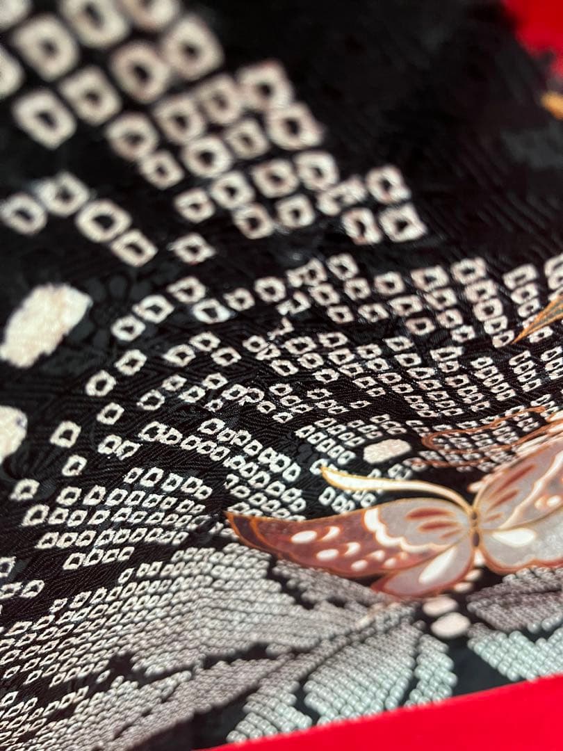 中古★振袖★仕立て上がり　NO.B10 赤色　絞り柄モダン　成人式　結婚式