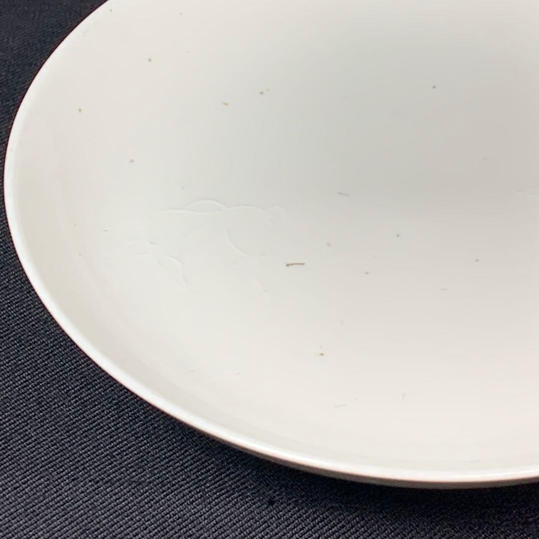 K633☆古伊万里名品 柿右衛門 白磁 陽刻鹿文 三つ足 4.5㎜ 中皿 前期