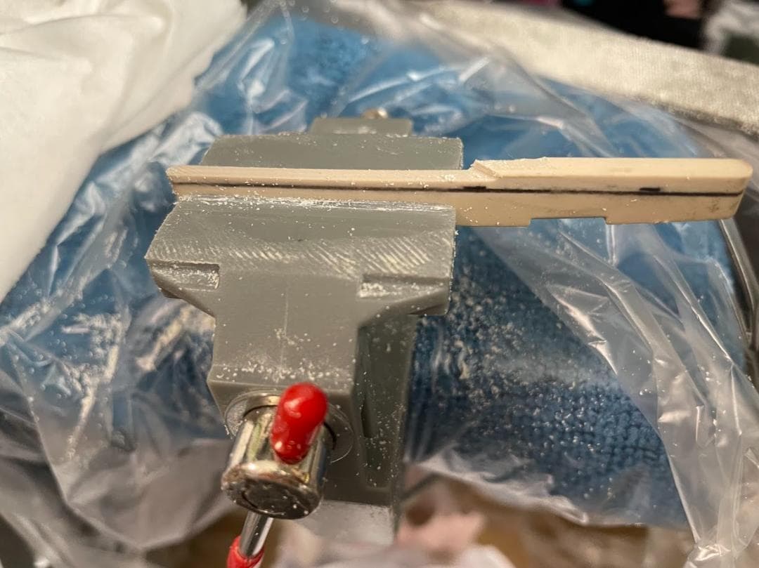 マーチン000-28を思わせるオープンギアなペグ,いい音で奏でるアコギ