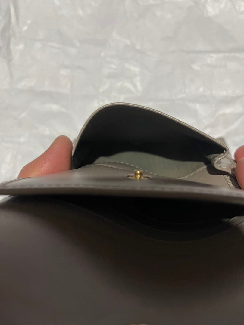 i*o様 FENDI ベージュ 二つ折り財布