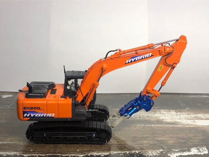 HITACHI ZH200 ハイブリッド　ユンボ ショベル　大割り　解体