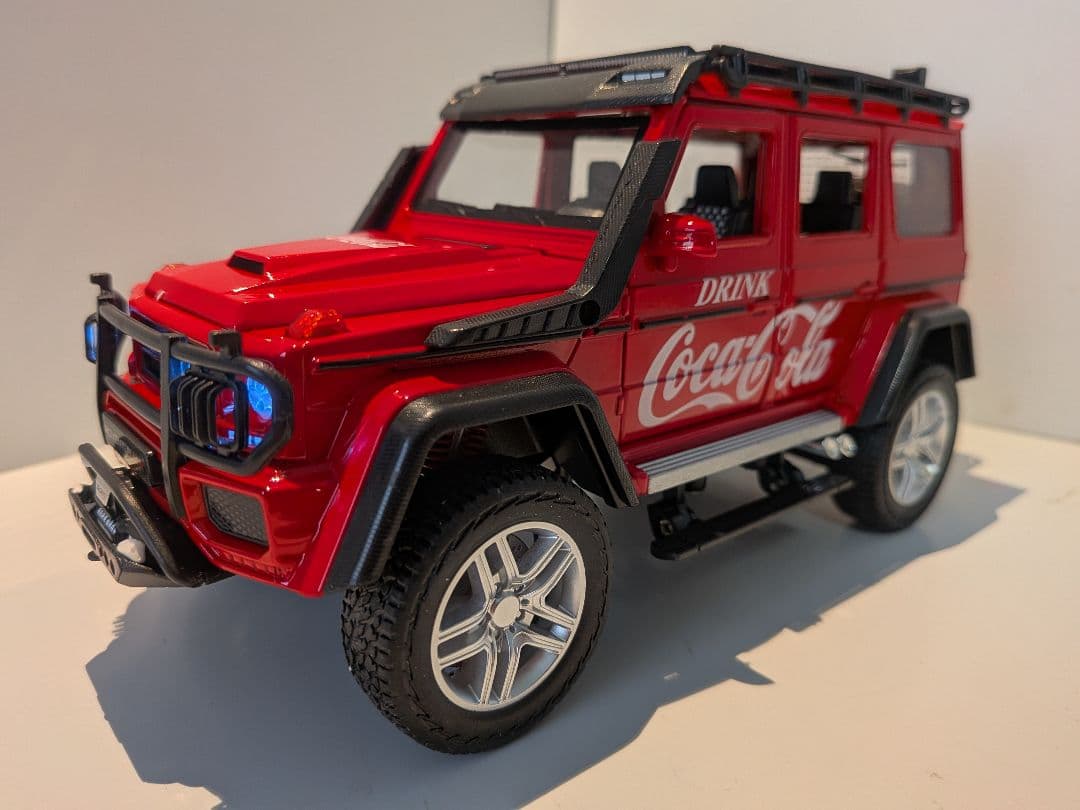 コカ・コーラ仕様！ベンツ Gクラス 1/24 ミニカー ゲレンデ 赤 点灯 音