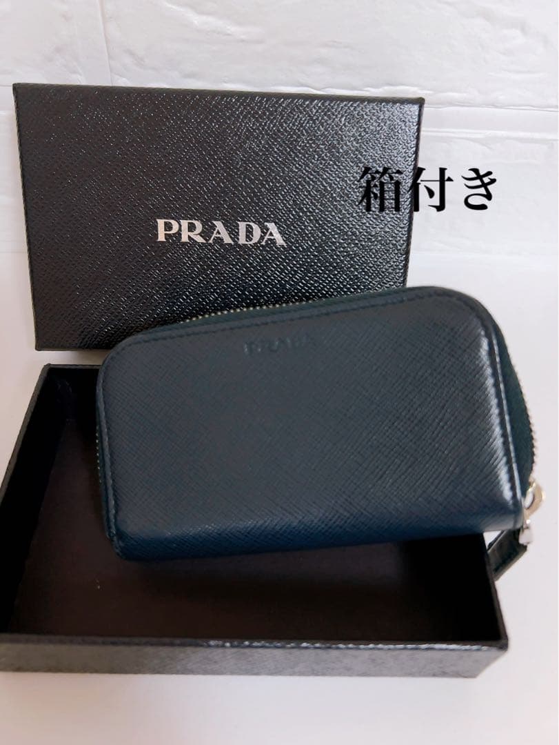 プラダ　PRADA キーケース　６連　紺色　箱付き