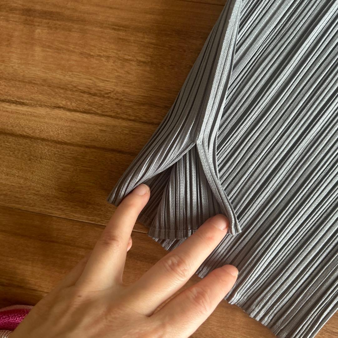 EATS PLEASE グレー プリーツキュロット