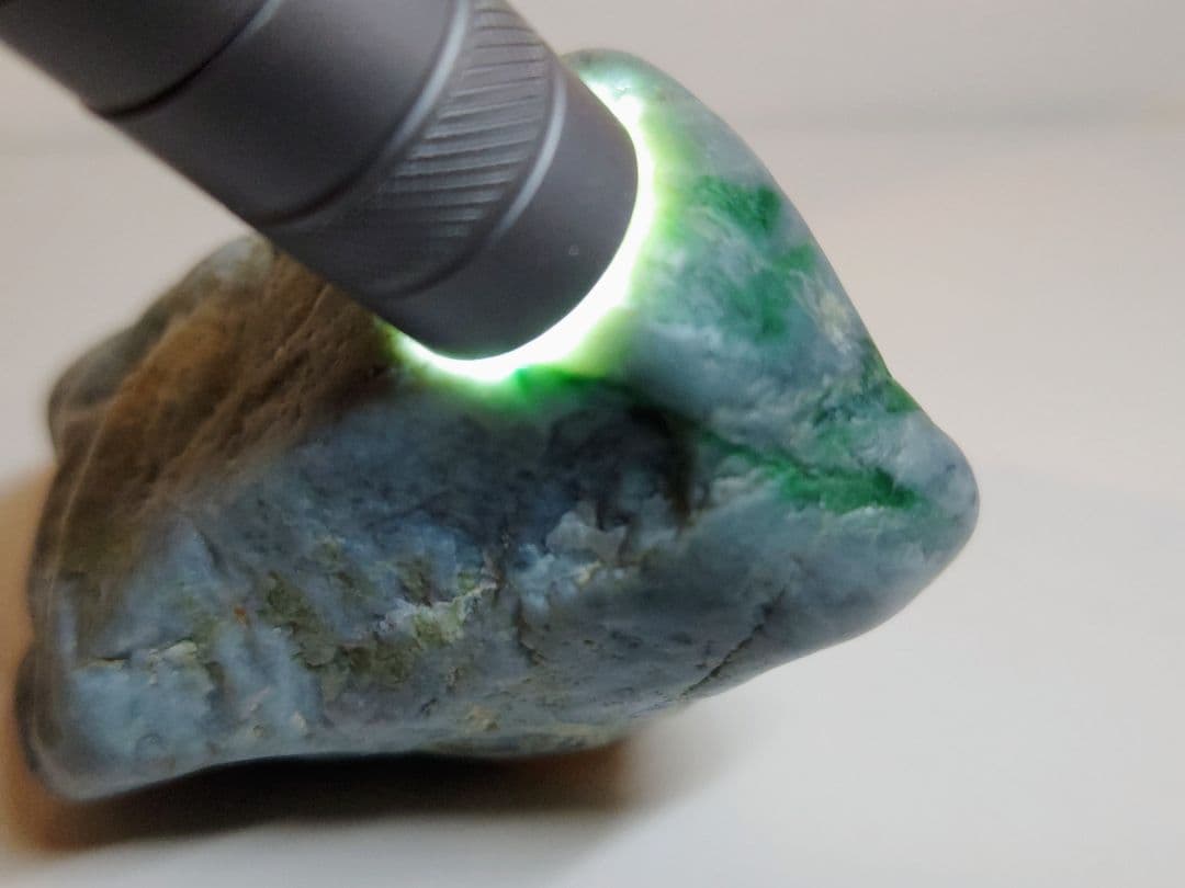 青緑 538g 翡翠 ヒスイ 原石 鑑賞石 自然石 誕生石 鉱物 鉱石 水石