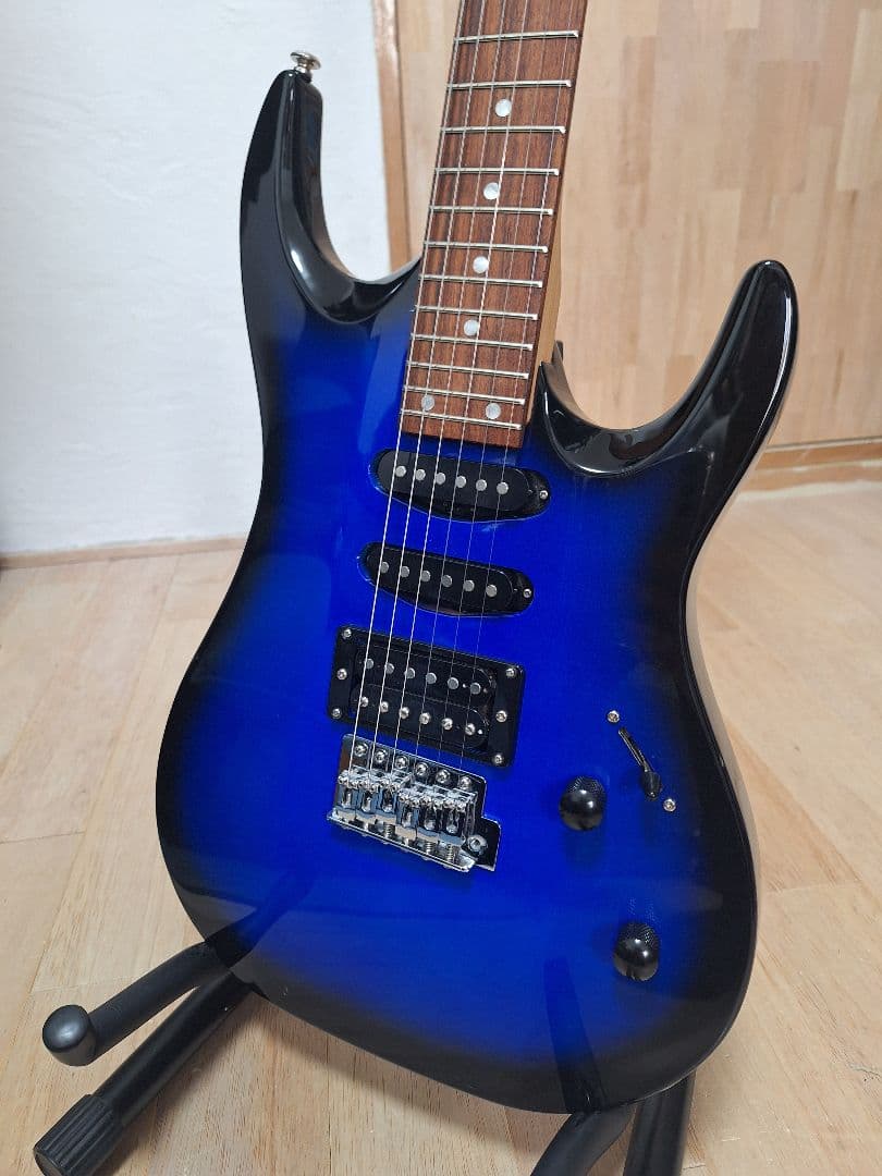 【ほぼ美品】エレキギター （調整済）自分が欲しいと思う内容で構成した初心者セット