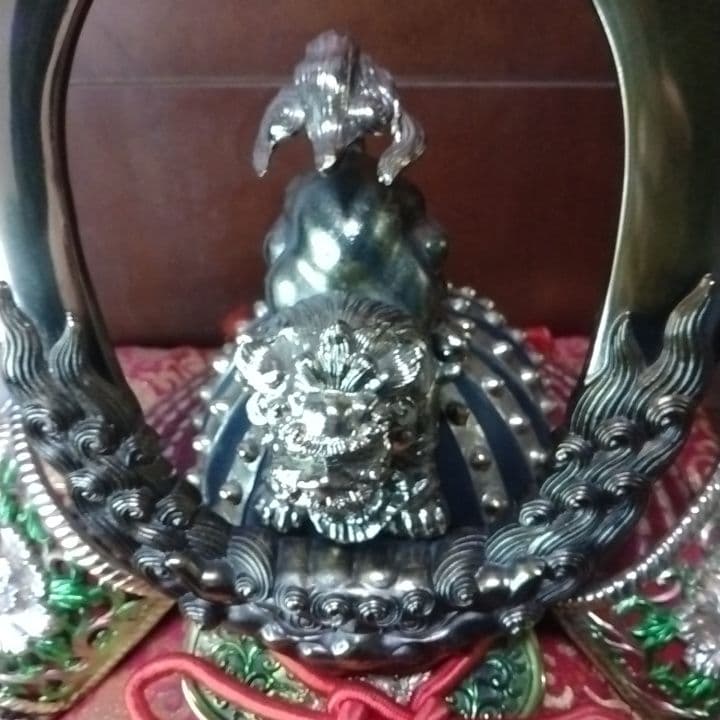 伝統的な日本の兜