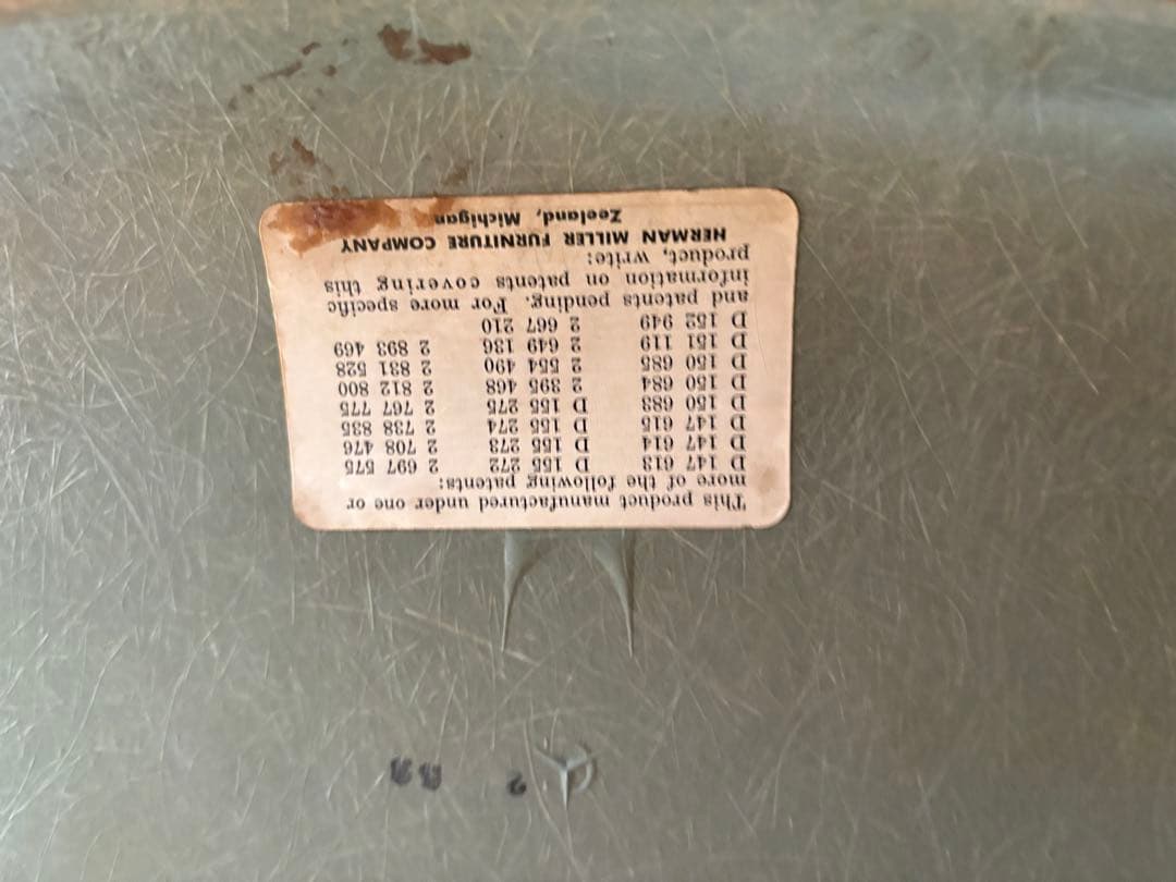 イームズハーマンミラーシェルチェア難あり