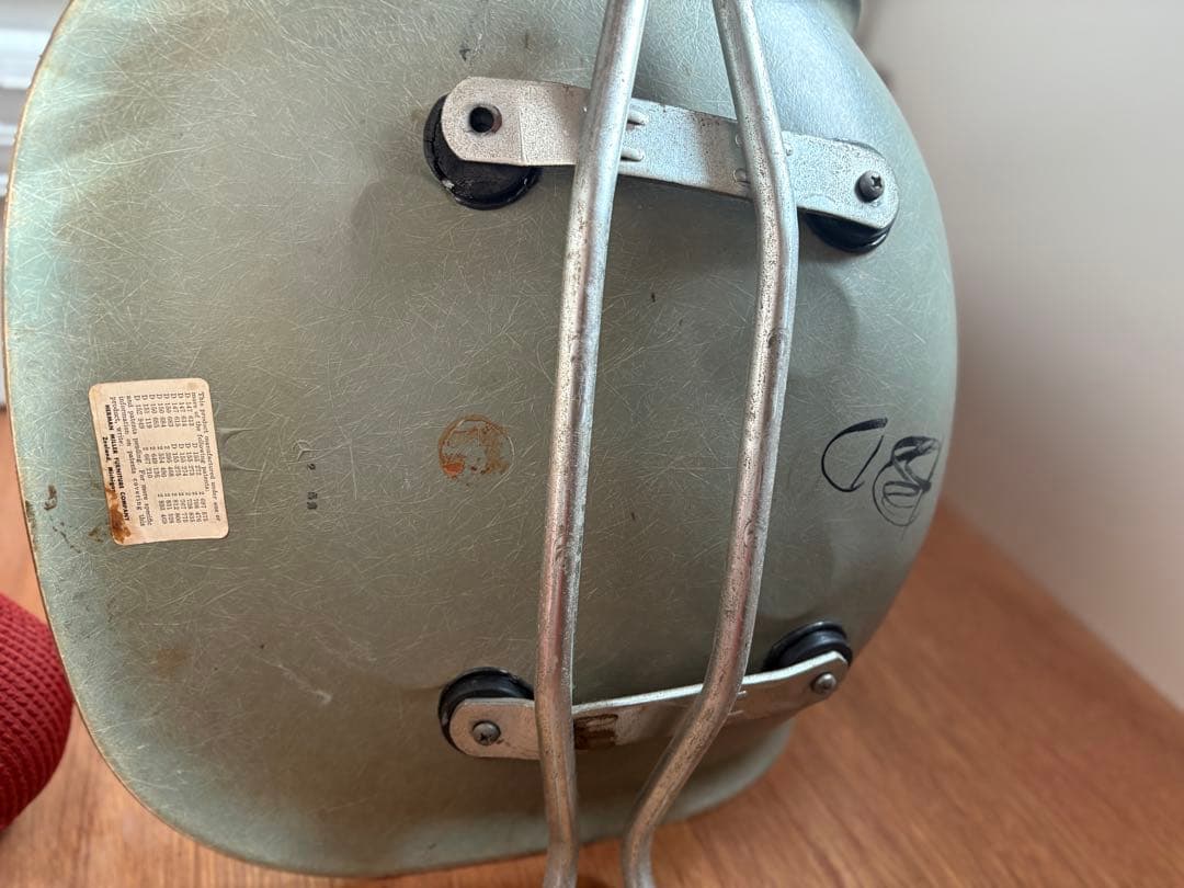 イームズハーマンミラーシェルチェア難あり