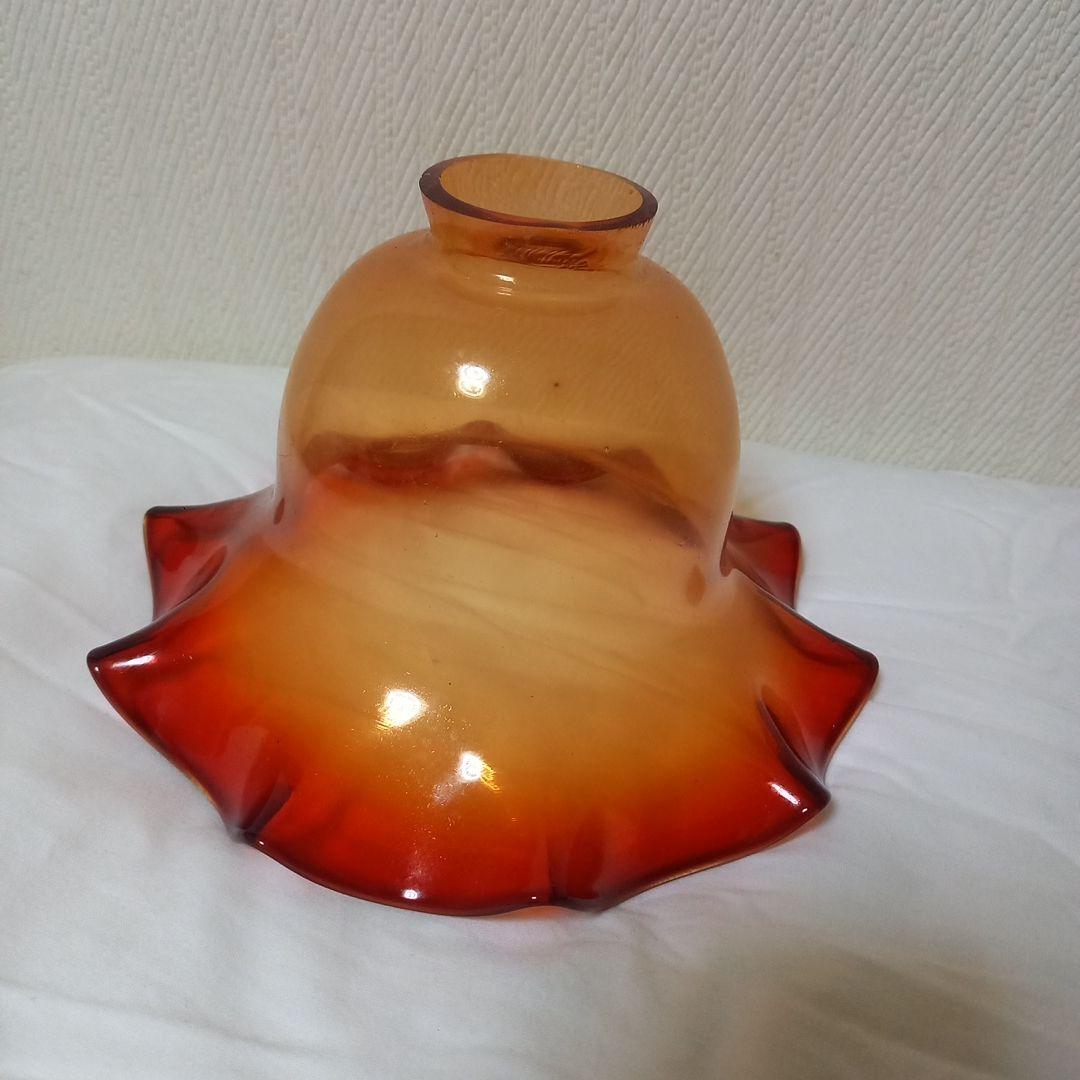 北一硝子　オレンジと赤のガラス製フリル　ランプシェード