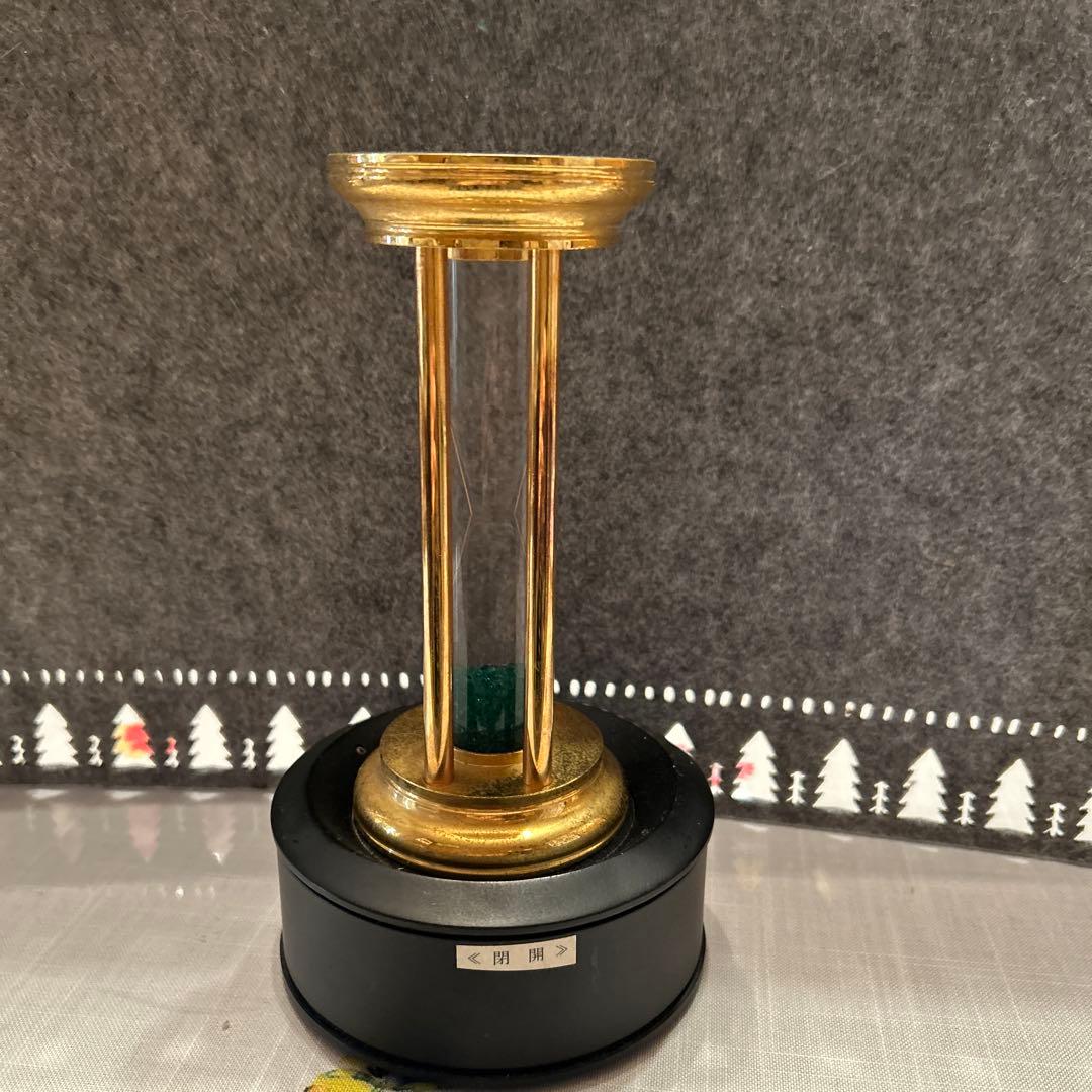 再お値引き中　宝石時計　ルビー、サファイア、エメラルド