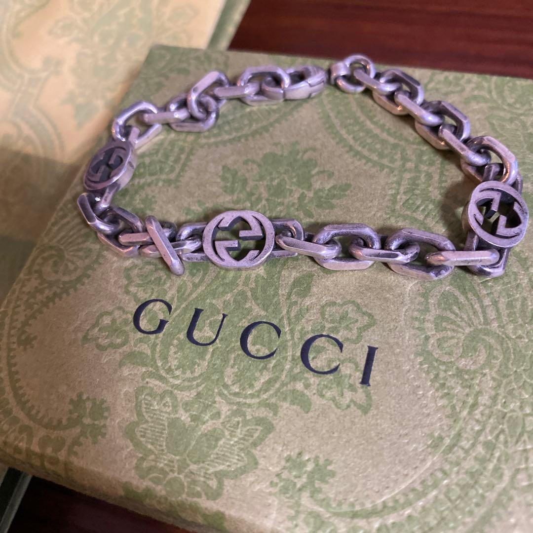 GUCCI シルバー ロゴチェーンブレスレット