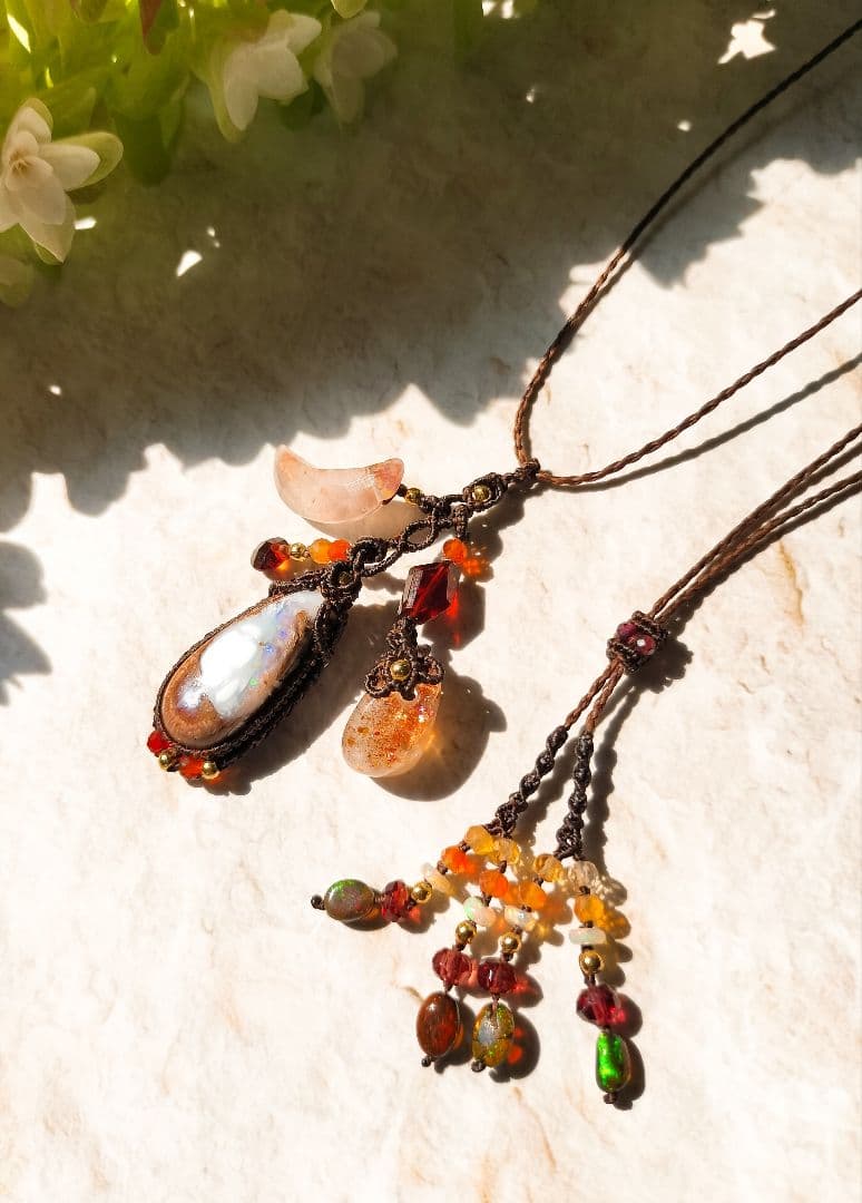 カンテラオパールマクラメネックレス・*☽:゜・⋆。月映えの実り・*☽:゜・⋆