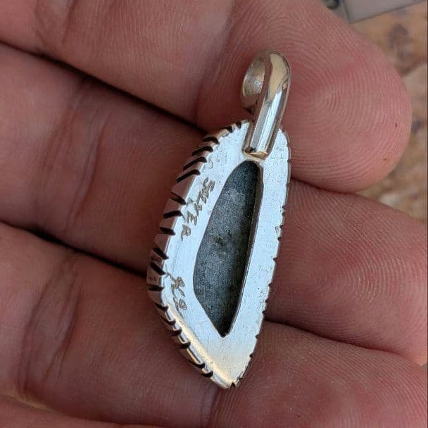 ハンドメイドの入りコン沢トップ　ペンダントトップ　糸魚川翡翠