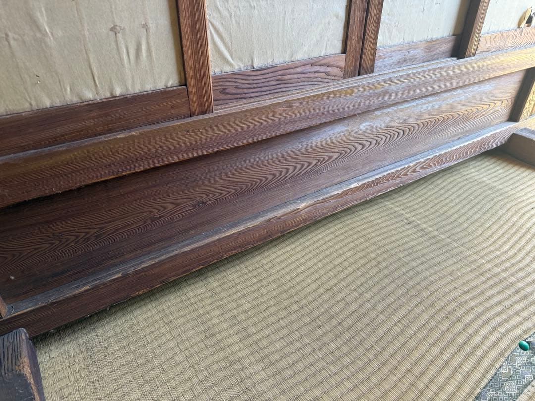 木製　伝統的　間仕切り　欄間