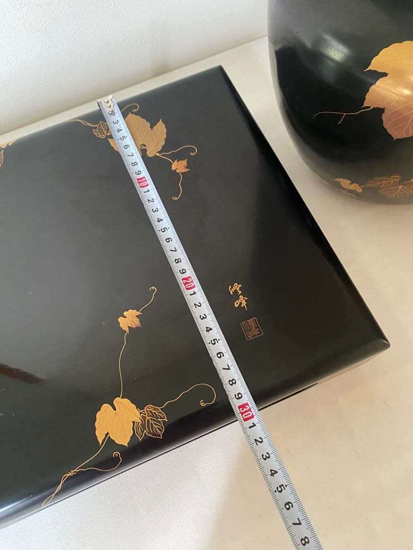 漆塗り花瓶　花台付　黒地　金色　葉模様　壺　置物　骨董