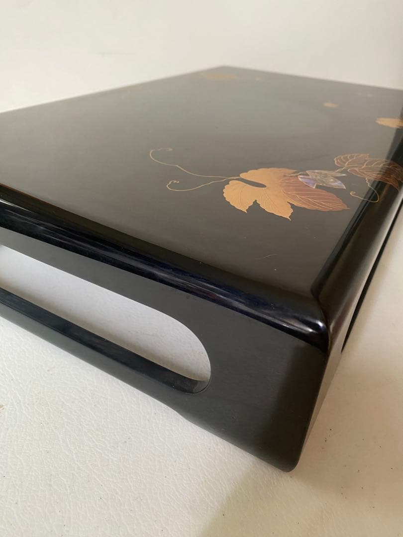 漆塗り花瓶　花台付　黒地　金色　葉模様　壺　置物　骨董