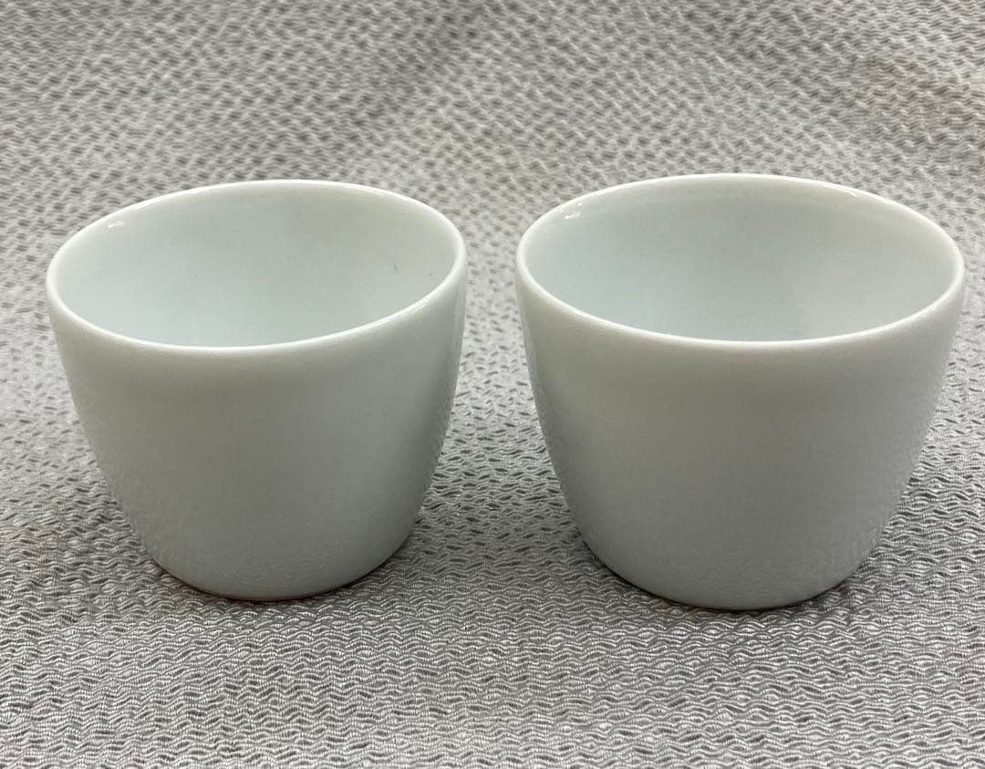 B422b「ぐい呑」十二代今泉今右衛門造　無形文化財　佐賀県　酒器　鍋島