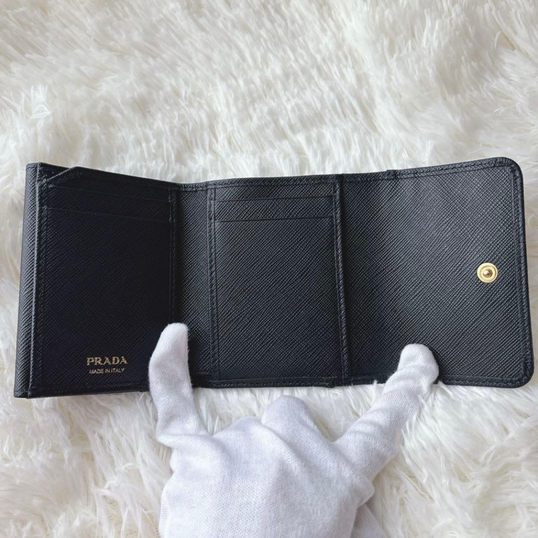 y◇未使用級/現行✨プラダ 三つ折り財布 三角ロゴ ブラック サフィアーノ