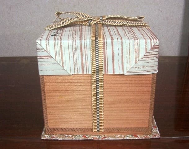 京焼・清水焼　手塚大示窯作　御題金蘭手　大福茶碗　共箱　古物。