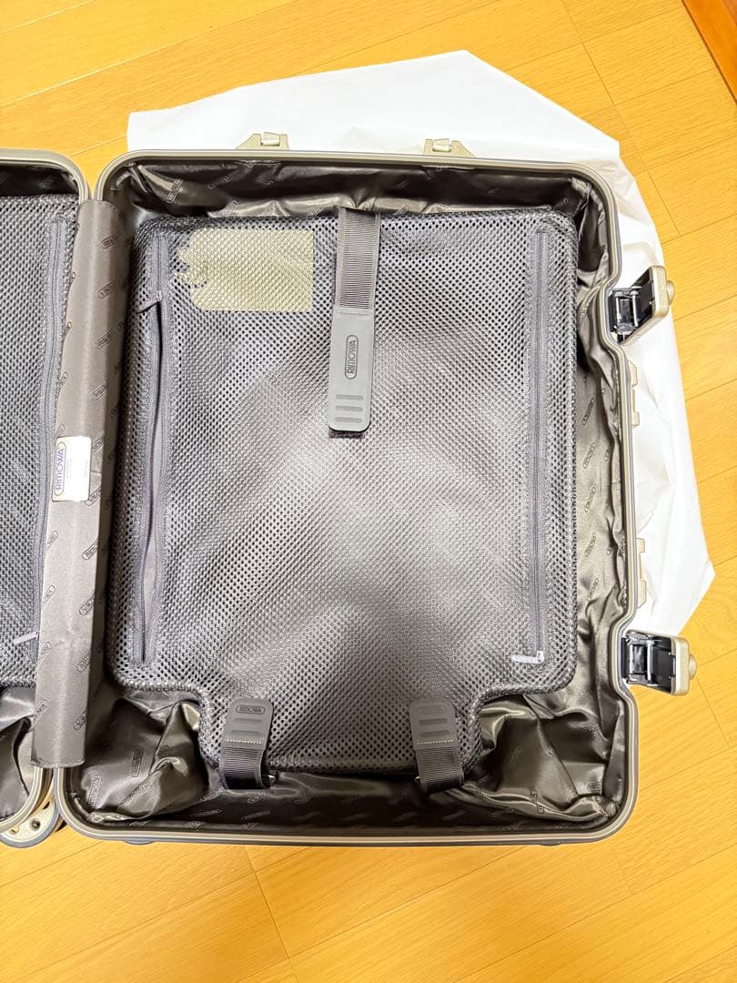 リモワ RIMOWA トパーズ チタニウム ゴールド 34リットル 4輪