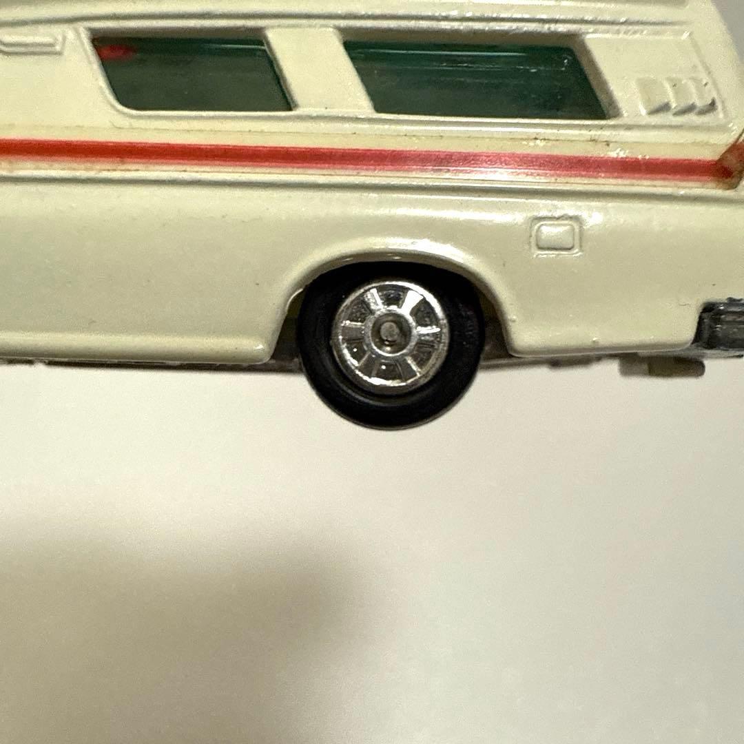 トミカ日本車シリーズ セドリック消防車 トヨタ救急車1Eホイール 2台