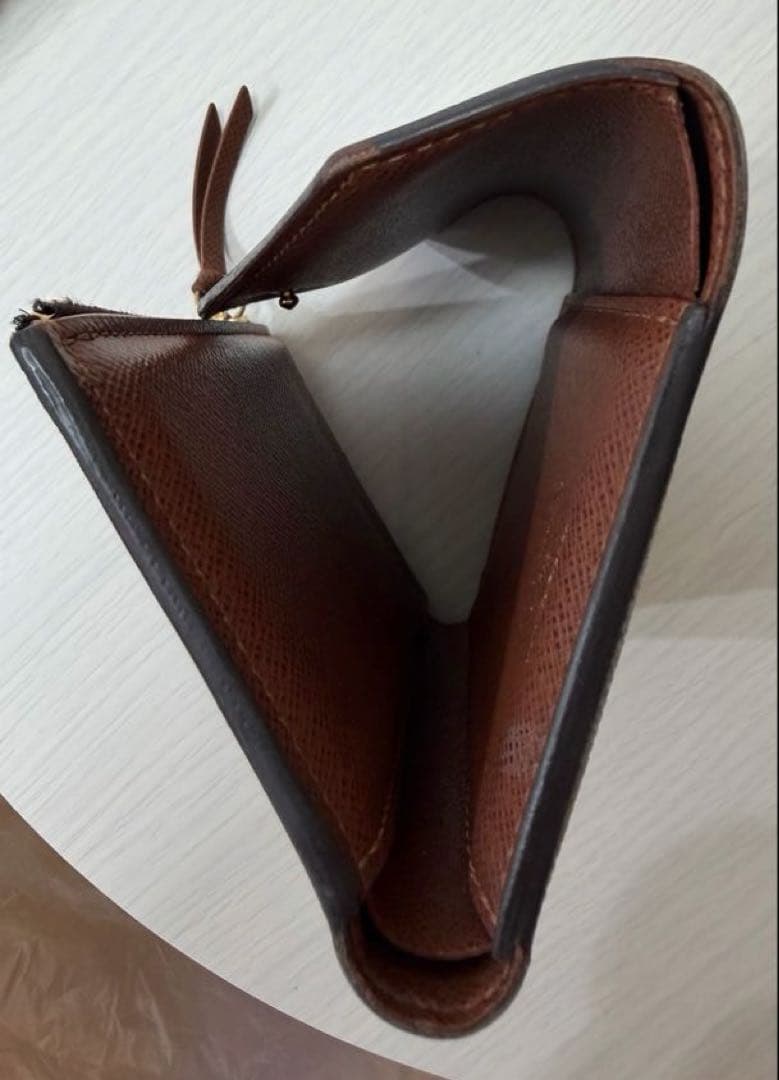 Louis Vuitton モノグラム三つ折り財布 ポルトフォイユヴィクトリーヌ