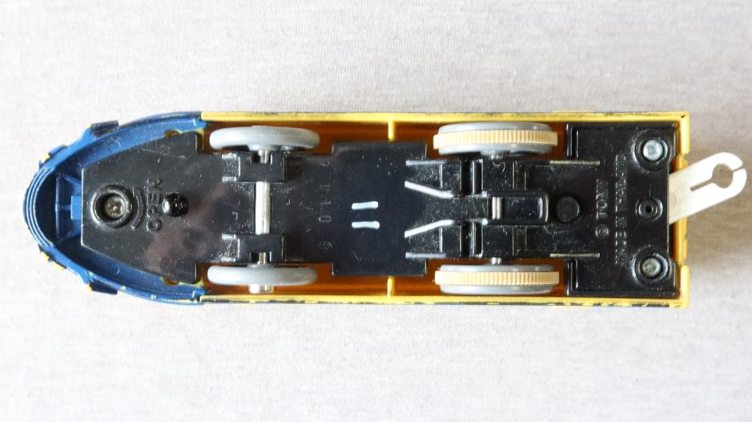 プラレール　電気制御で停止、走行----ホームドア駅を停車駅に改造１式(２線路)