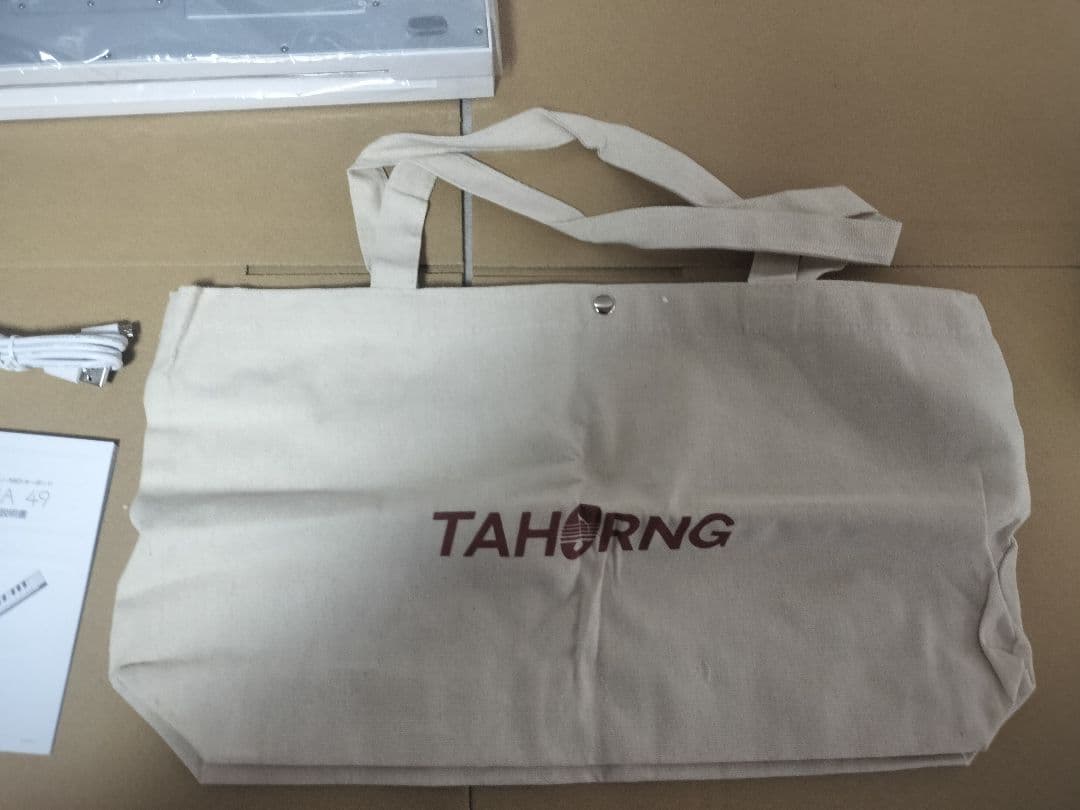 Tahorng RIPIA49 折りたたみ式電子ピアノ 未使用品　49鍵盤