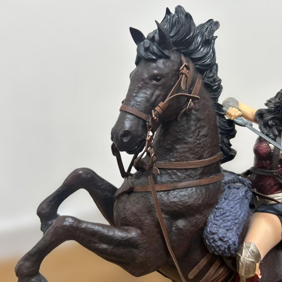 ワンダーウーマン/ ワンダーウーマン デラックス 1/10 スケール スタチュー