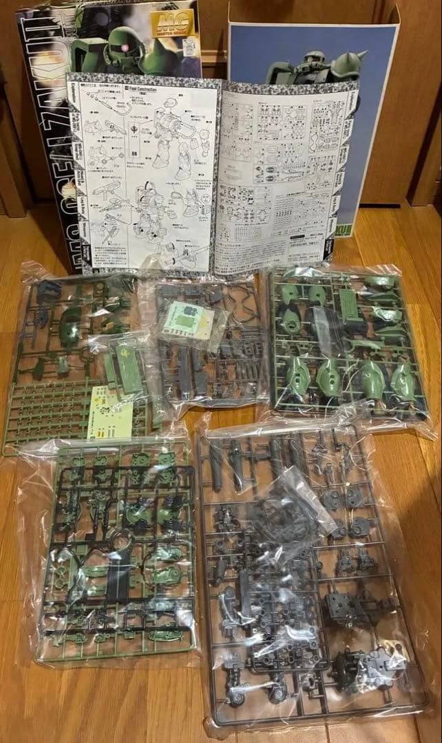 MG MS-06S ZAKU II 　MS-06F/J ザクⅡ 1/100