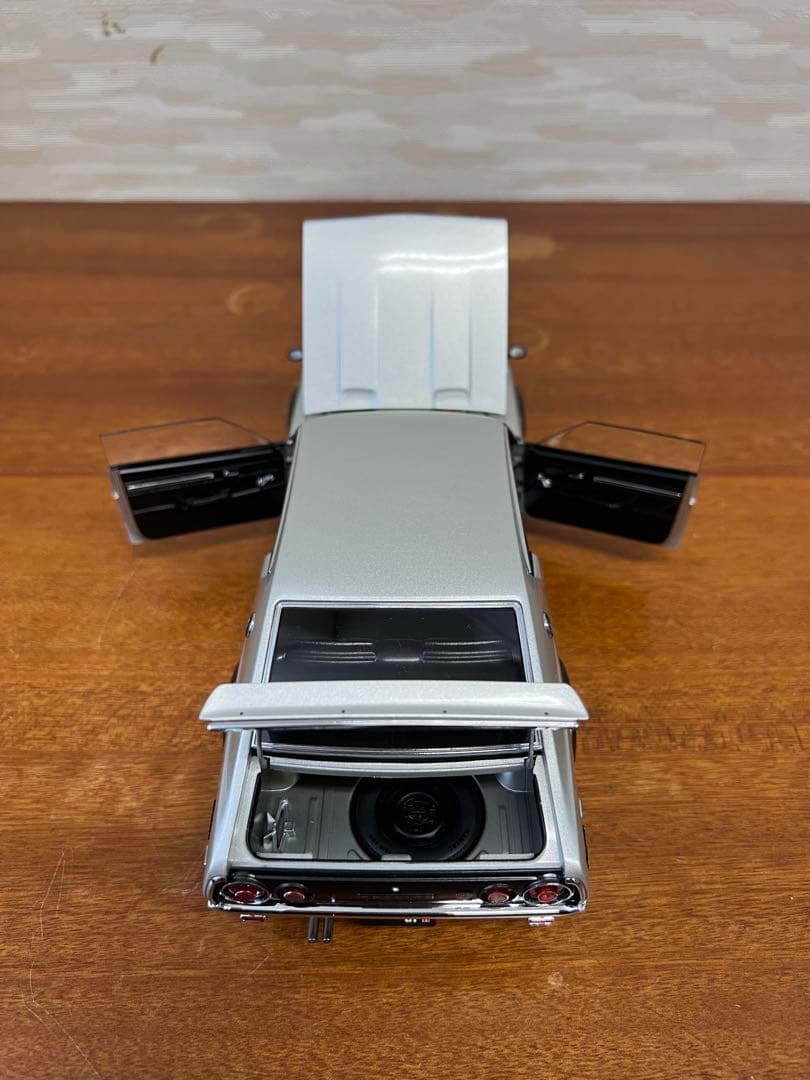 No113ミニカー1/18箱ありNISSAN SKYLINE 2000 GT-R