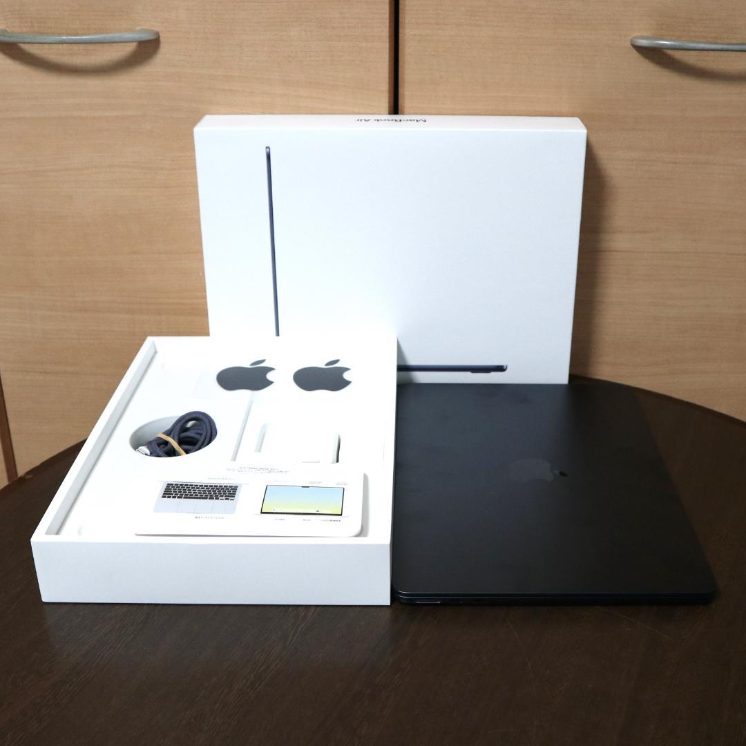 ★M2 MacBook Air 13.6 （M2/8GB/256GB）箱あり★