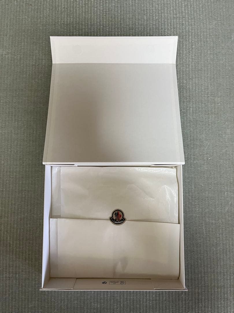 モンクレール　Tシャツ　ホワイト　新品