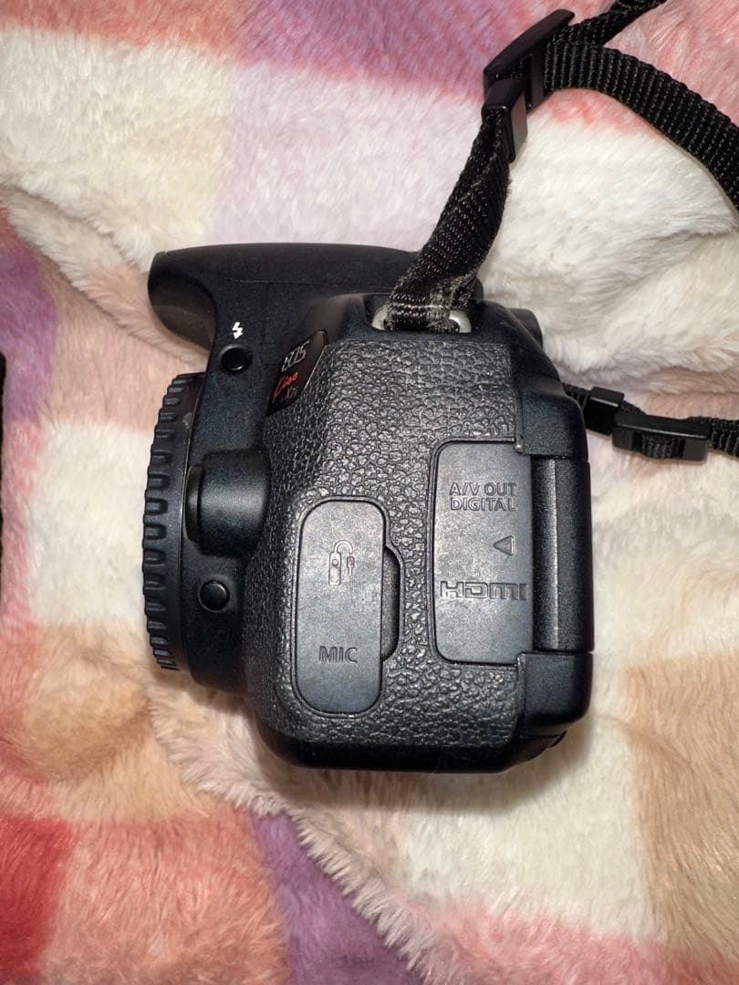 Canon EOS Kiss X7i 本体