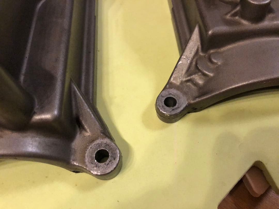 トヨタ　2jz gte バルブカバー ASSY 中古品