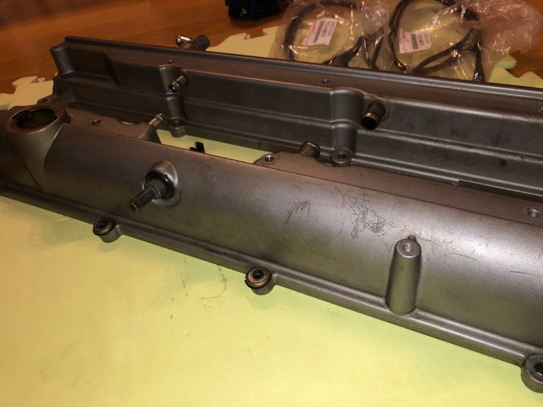 トヨタ　2jz gte バルブカバー ASSY 中古品
