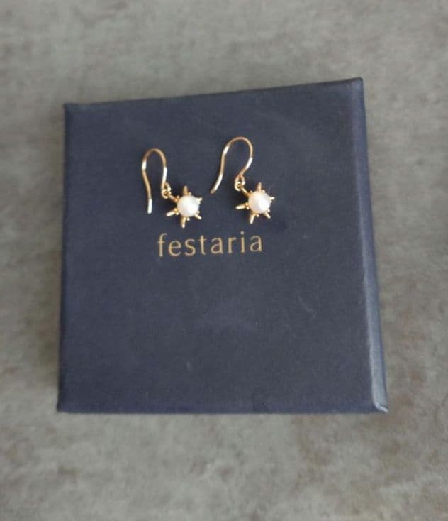 フェスタリア K10ＹＧ淡水パールフックピアス