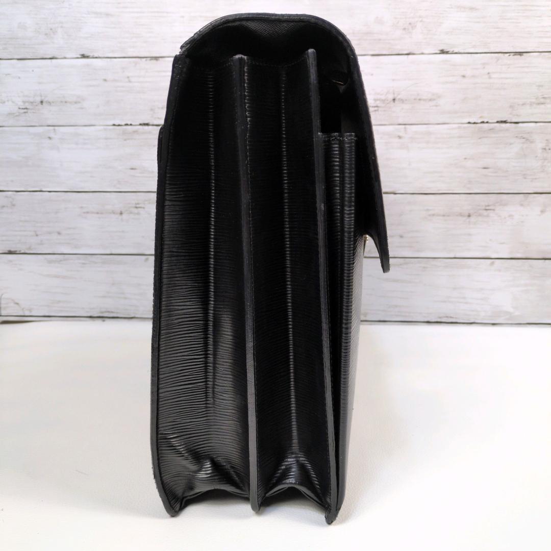 ルイヴィトン ロブスト2 エピ レザー ビジネスバッグ ブリーフ 大容量